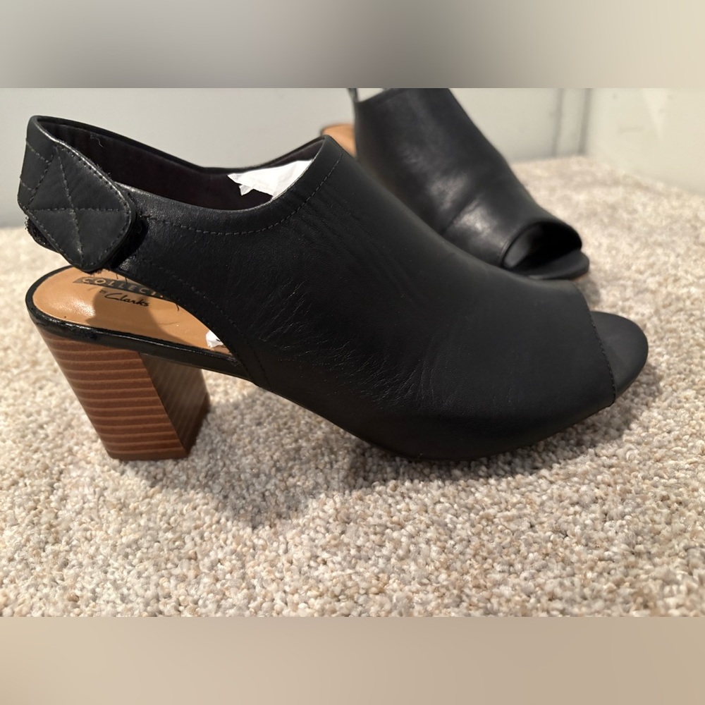 Clarks Collection Leather Block Heel Sandals | Size 7.5 - Picture 5 of 10